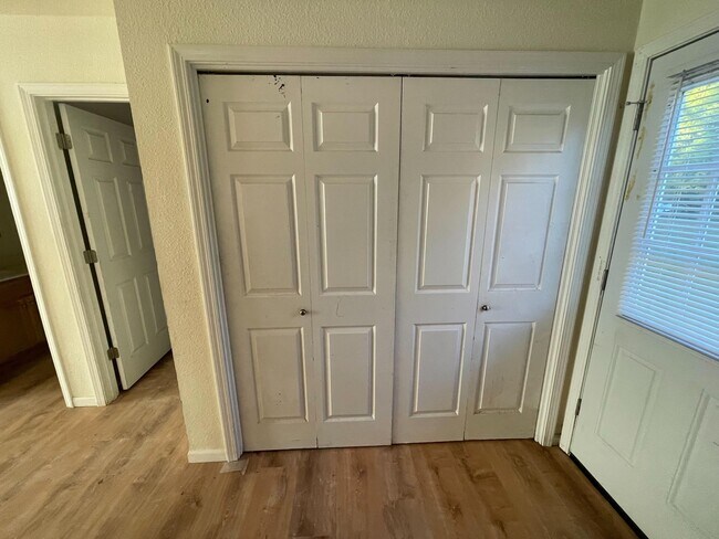 Building Photo - 1330 N Frideriki Dr