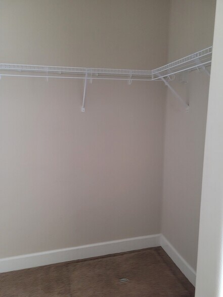 Building Photo - 3170 NE Coho St