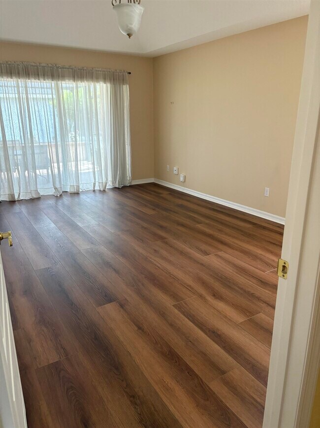 Building Photo - 900 Windward Way