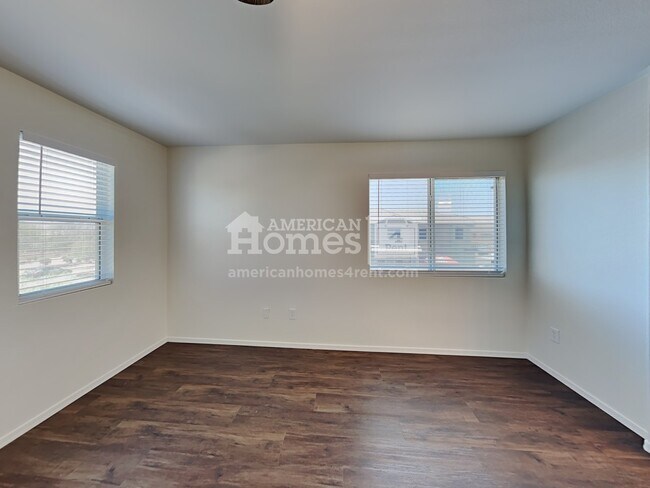 Building Photo - 668 W Paseo Celestial