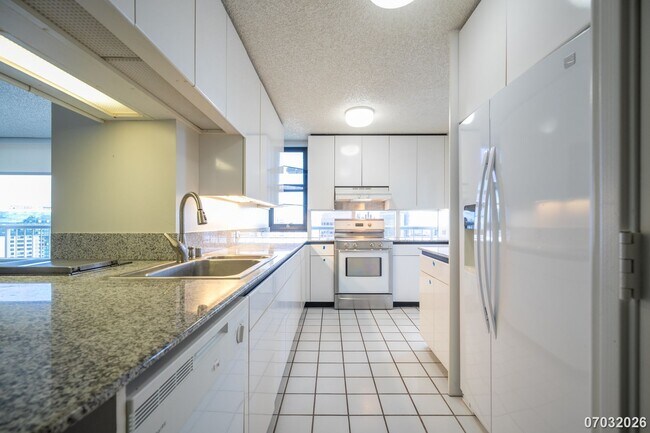 Building Photo - 2 bd, 2 ba Condo in Honoulu Park Place