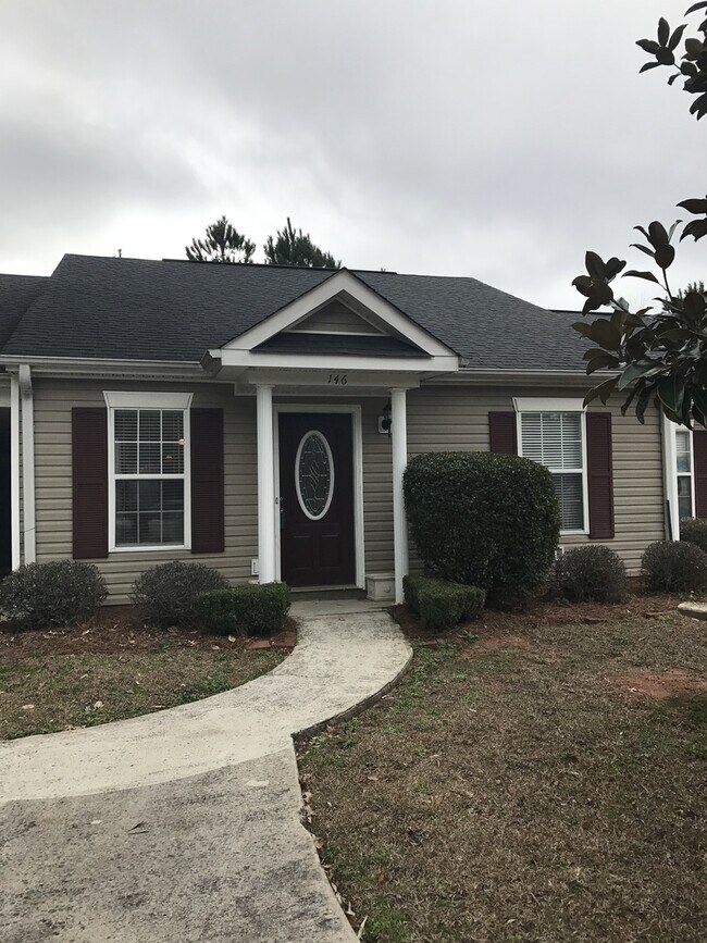 Building Photo - 2 Bed, 1 Bath Condo