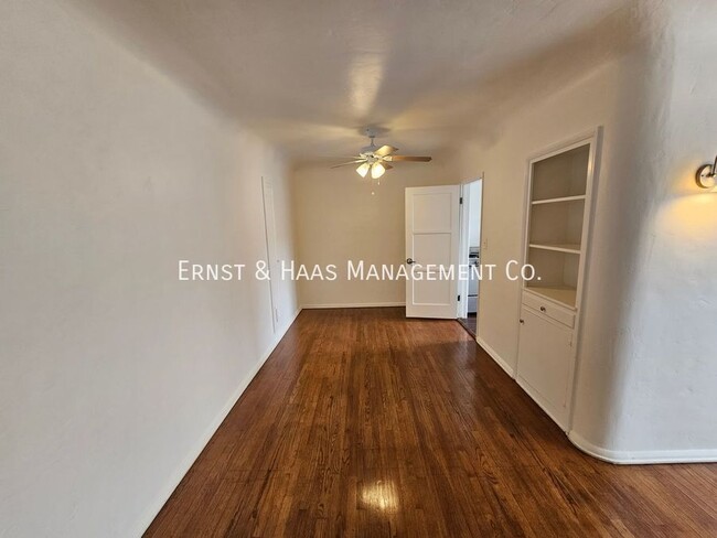 Building Photo - Wonderful 1 Bedroom Apartment Just a Block...