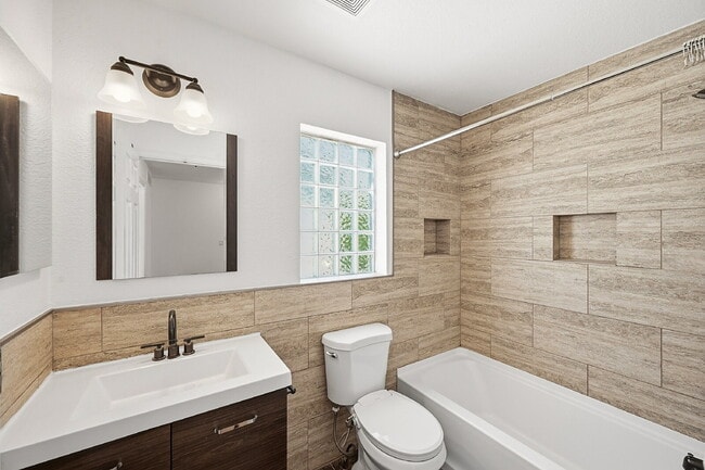 Building Photo - $2,345.95 with $1000 off the first month's rent, 3 Beds - 1 Bath, Single Family Home in Denver wi...