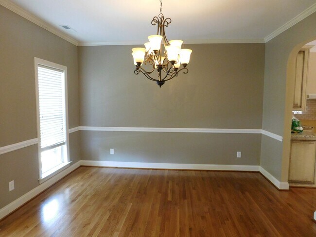 Building Photo - 300 Taliaferro Ln