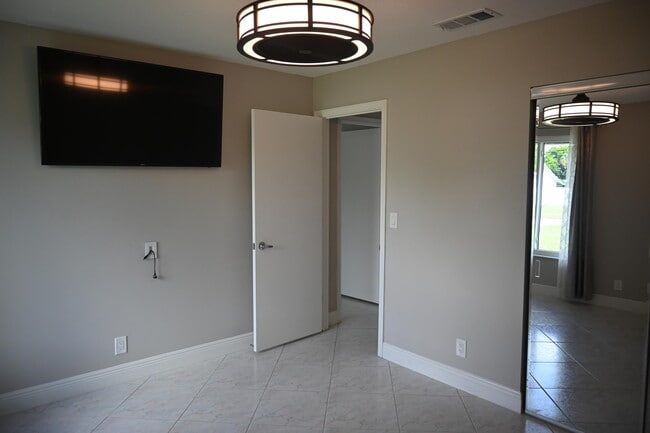 Building Photo - 9746 Lancaster Pl