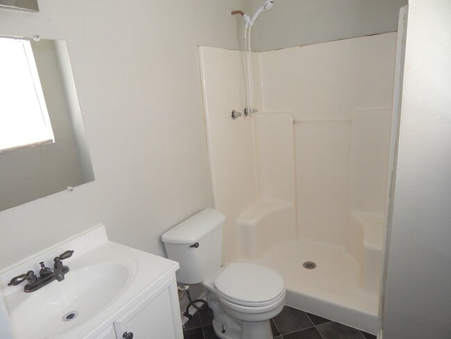 Building Photo - Winona ISD: 3 Bedroom, 2 Bath Home in a Co...