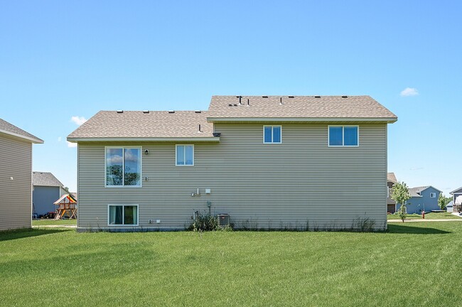 Building Photo - 404 Terning Wy