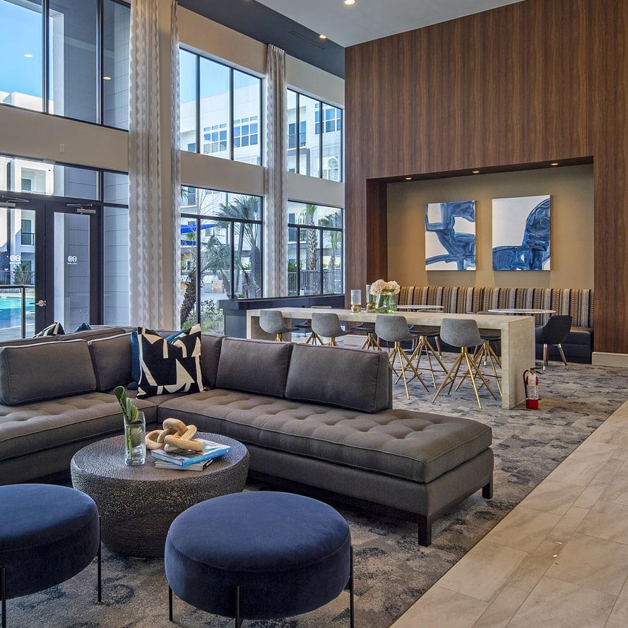 Building Photo - 401 W 25th St