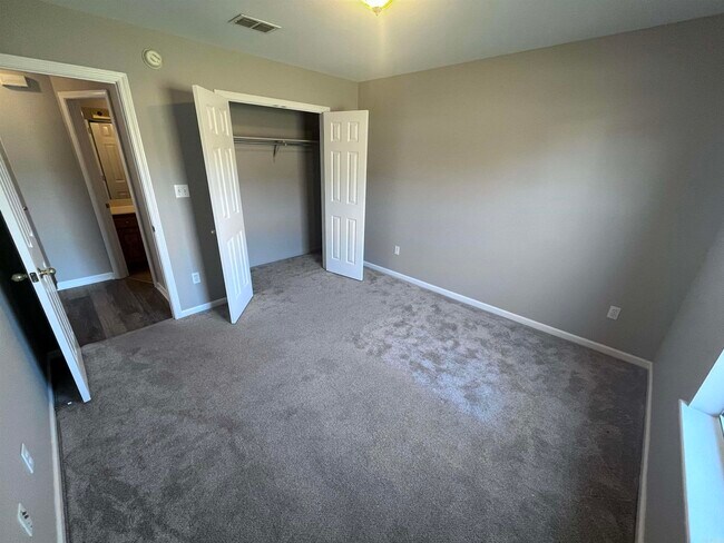 Building Photo - 54 W Plaza Blvd