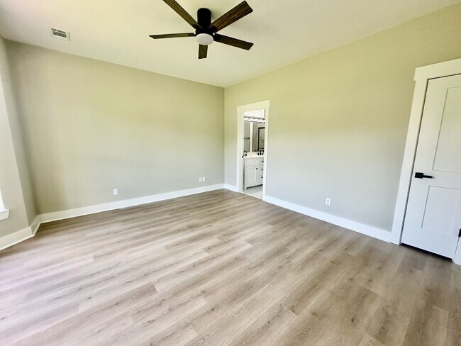 Building Photo - Gorgeous Renovated Two Bedroom Home in Sun City!