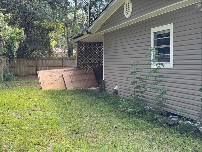 Building Photo - 3701 Martha Ct