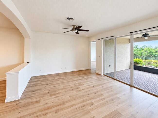 Building Photo - 12170 SW Bennington Cir