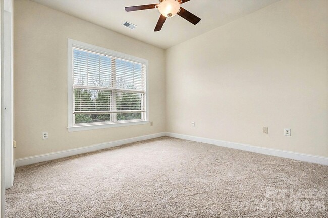 Building Photo - 103 Steinbeck Wy