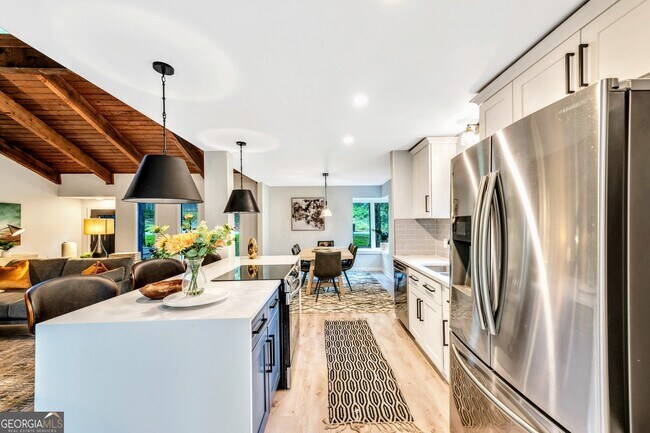 Building Photo - 3870 Northpoint Dr