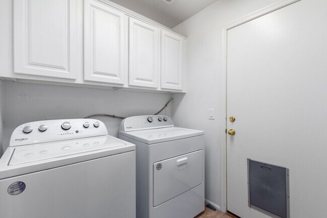 Building Photo - 214 N 165th Dr