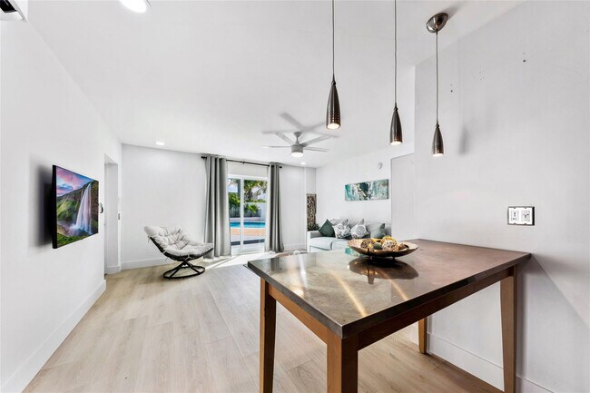 Building Photo - 3329 NE 17th St