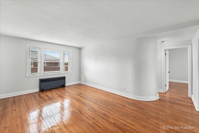 Building Photo - 2721 W Berwyn Ave