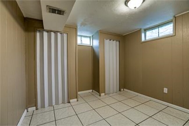 Building Photo - 6310 N 47th St