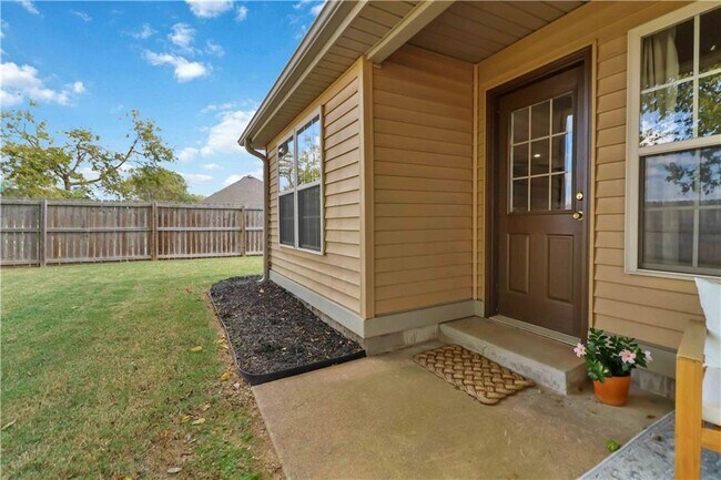 Building Photo - 3000 SW Wentworth Ave