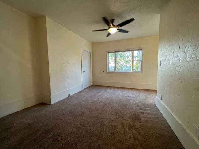 Building Photo - 3BR house in Southside Slopes