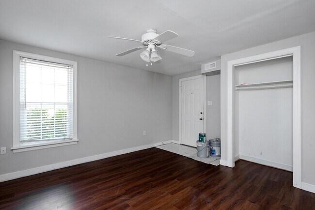 Building Photo - 706 Catherine St