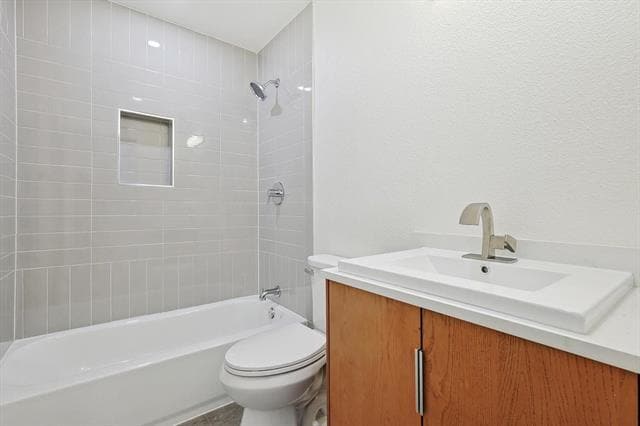 Building Photo - 402 Creekmeadow Ln