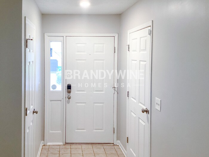 Building Photo - 4400 Westchester Ct