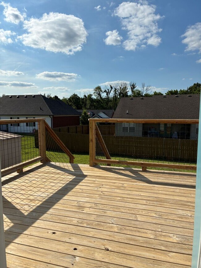 Building Photo - 117 Victory Lake Dr