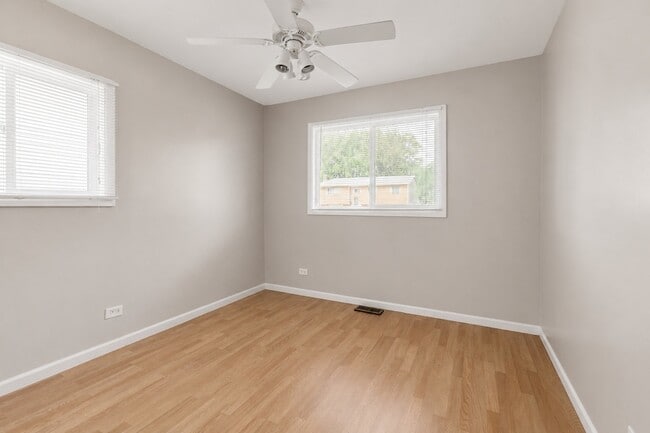 Building Photo - 6847 Hawthorne Ln