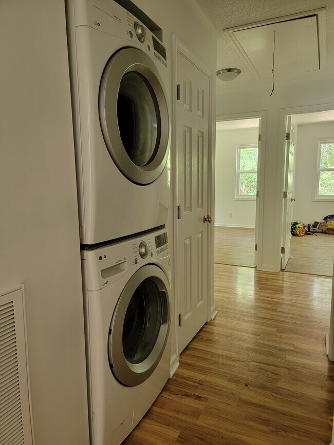 Building Photo - 1101 Lily Pad Ln