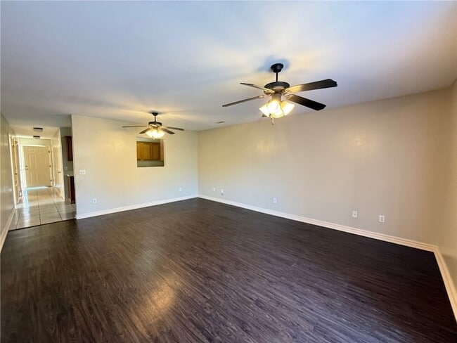 Building Photo - 245 Graystone Cir