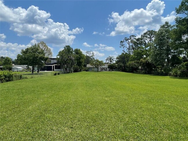 Building Photo - 12860 Lake Sawyer Ln