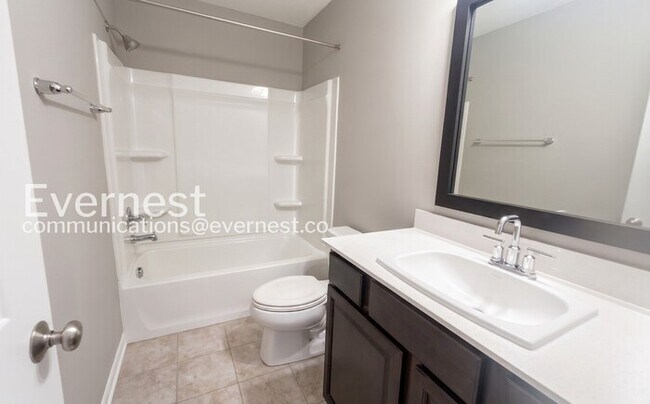 Building Photo - 3 Bed, 3 Bath Home with Garage / Available Now!