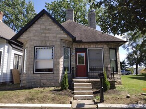 Building Photo - 509-511 E East