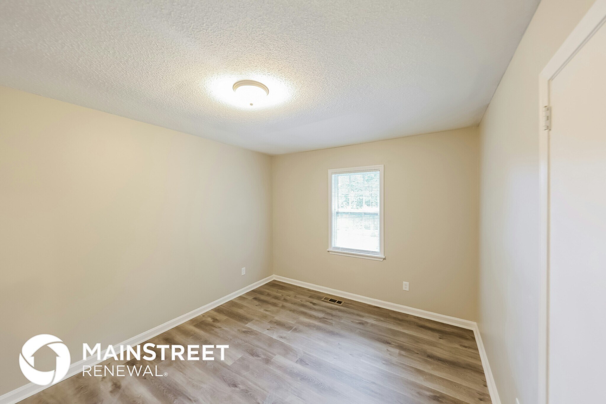 Building Photo - 2551 Janice Cir NE