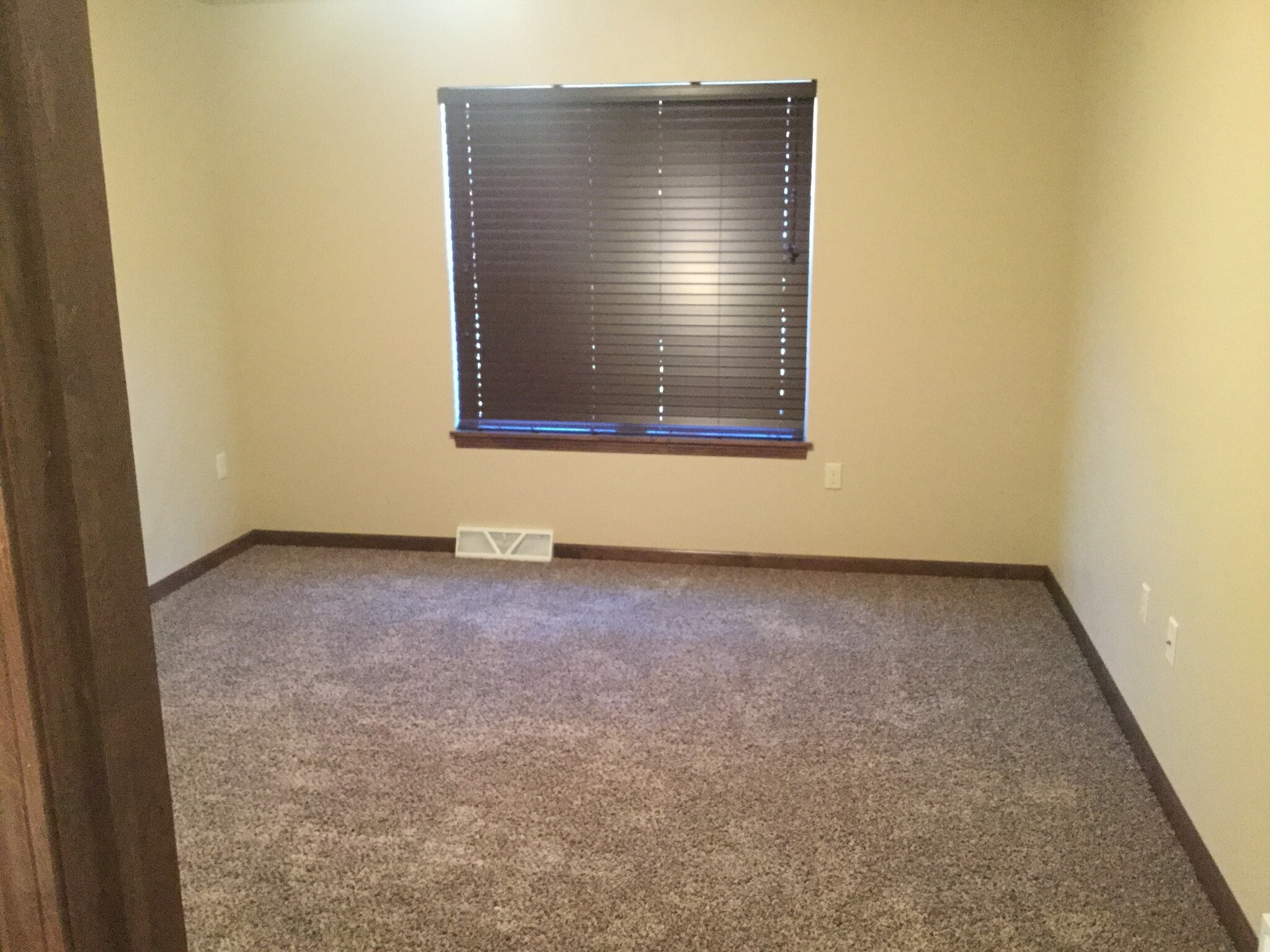 Building Photo - 1490 Arctic Ct