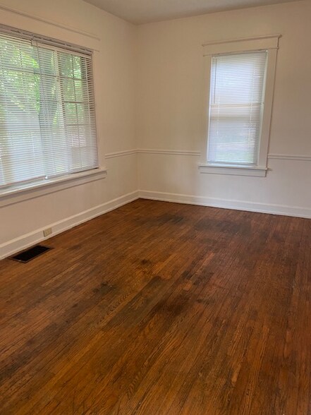 Building Photo - 1807 Jordan Ave