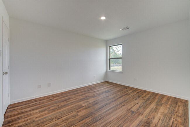 Building Photo - 12726 Plummersville St