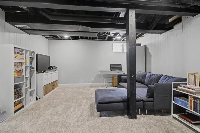 Building Photo - 136 E Jackson St