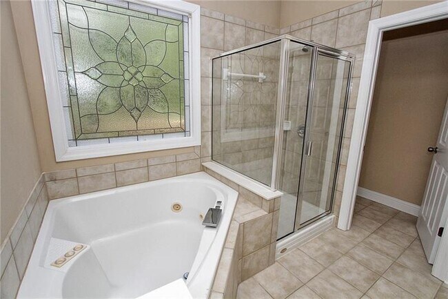 Building Photo - 3029 Woodwalk Dr SE