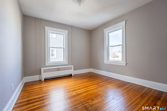 Building Photo - 62-64-64 James St