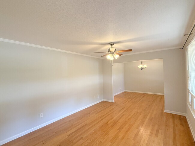 Building Photo - 7620 Charlotte Dr SW