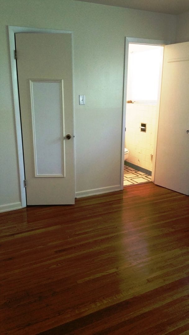 Building Photo - 4 Bedroom Home