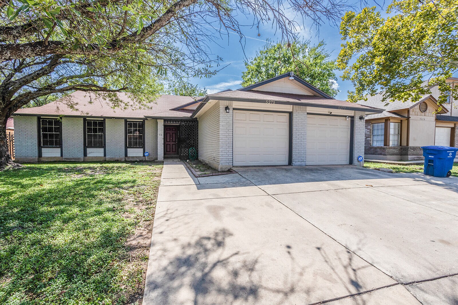 Front of House - 5275 Meadow Rise St