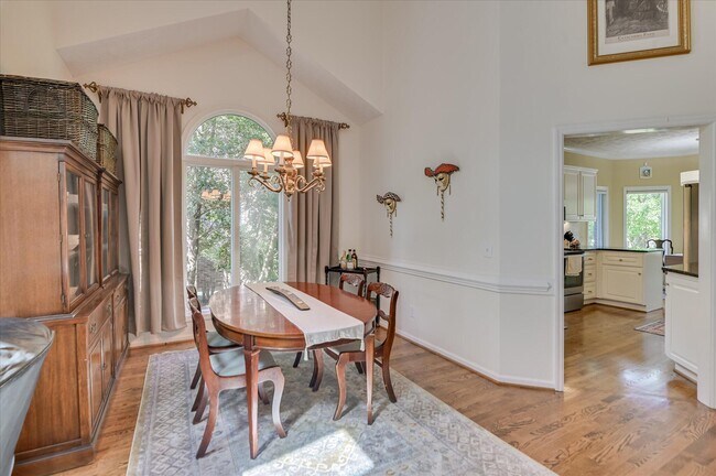 Building Photo - 108 White Willow Pl