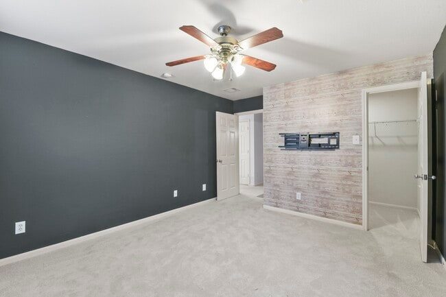 Building Photo - 15811 Vinemoss Ln