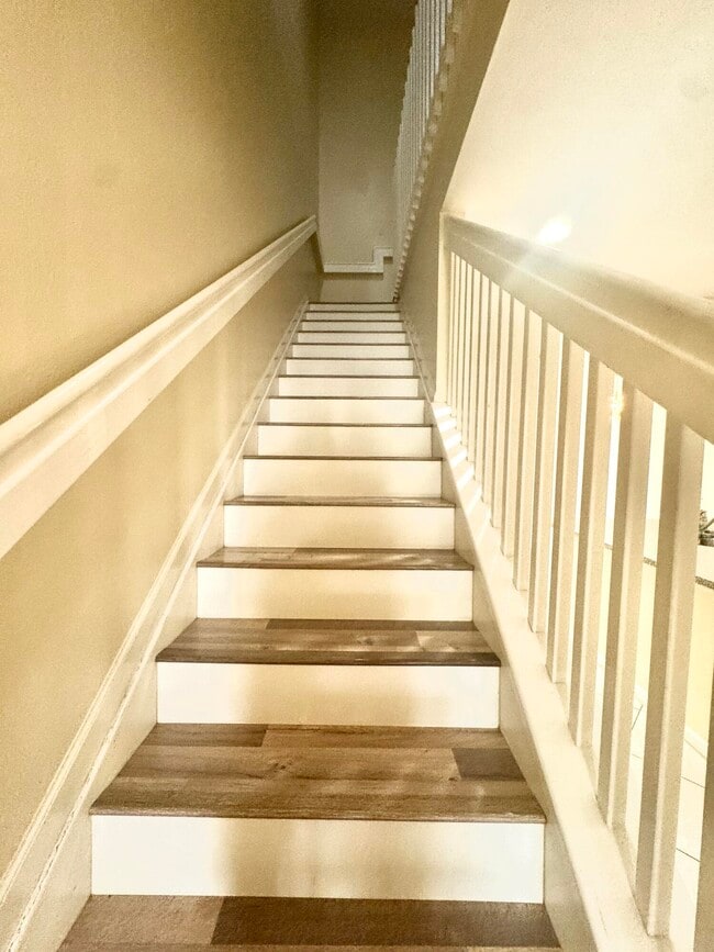 Building Photo - 8171 Bellagio Ln