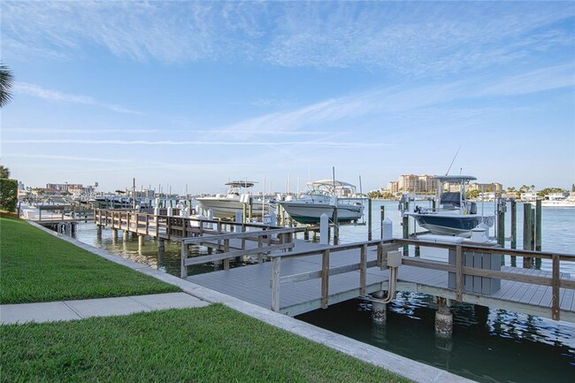 Building Photo - 660 Island Way