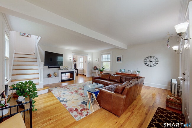 Building Photo - 375 West Ave